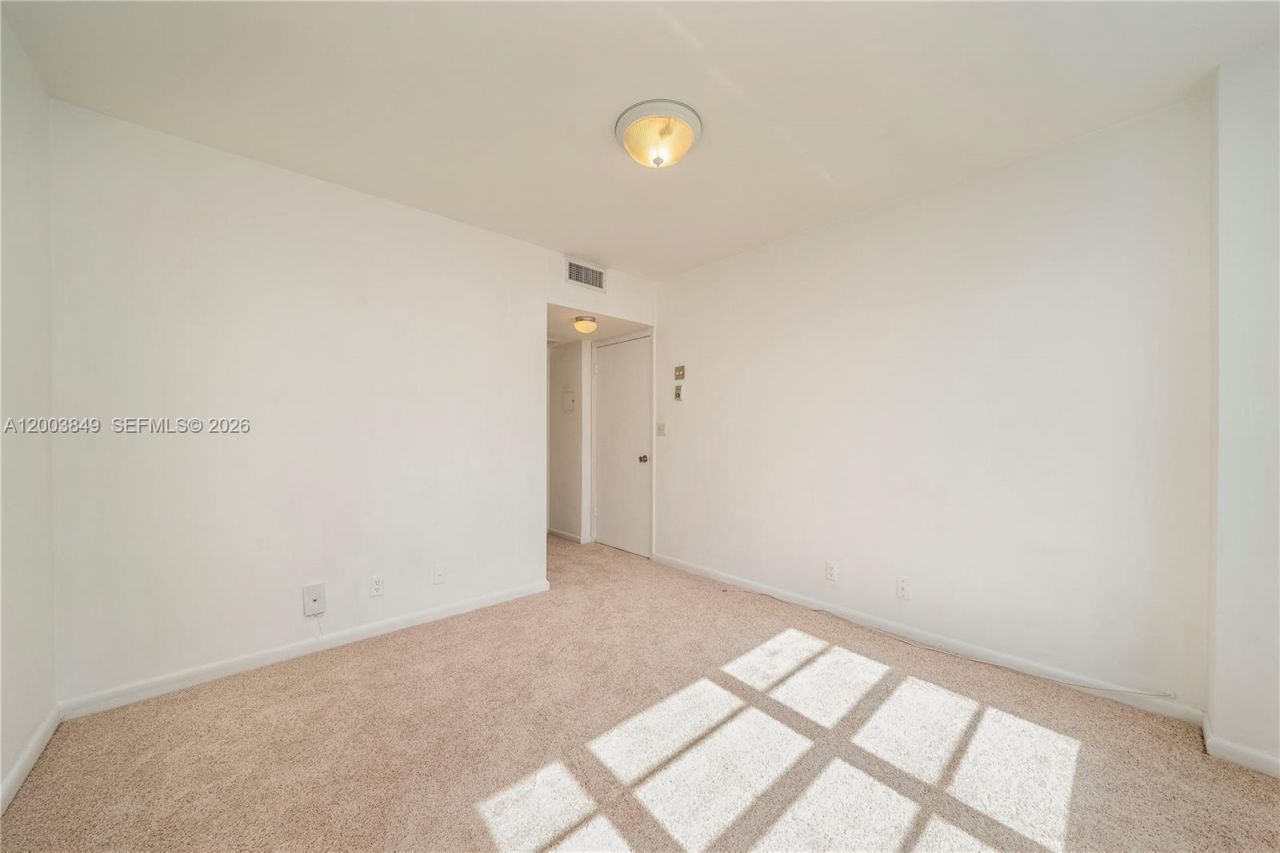 5700 Collins Ave, Unit 8A, Miami Beach, FL 33140 Photo