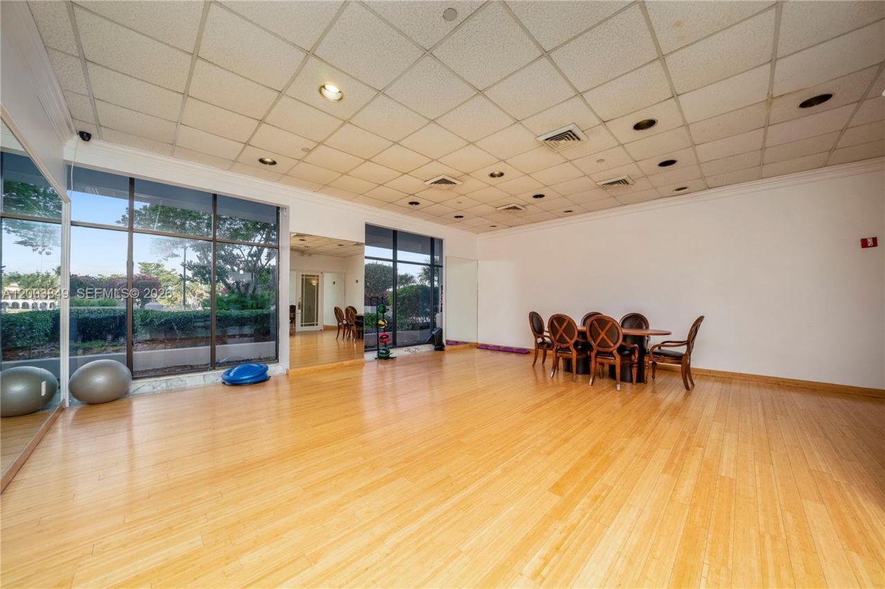 5700 Collins Ave, Unit 8A, Miami Beach, FL 33140 Photo