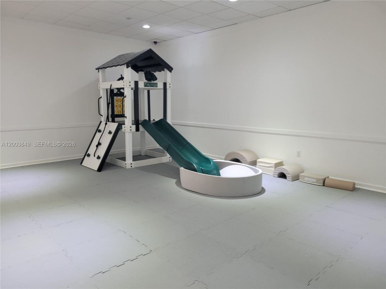 5700 Collins Ave, Unit 8A, Miami Beach, FL 33140 Photo