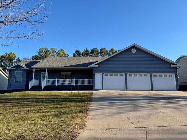 218 E Hillside Avenue , Fergus Falls, MN 56537