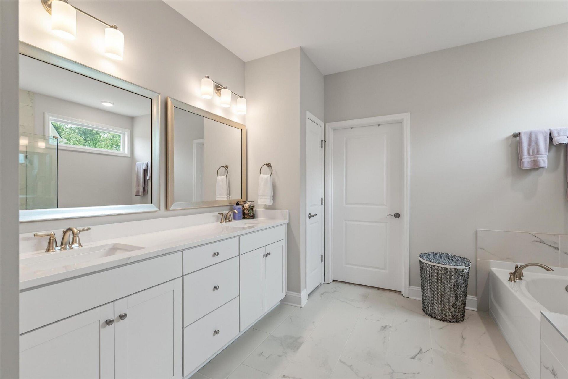 2020 Parish House Circle Photo 5