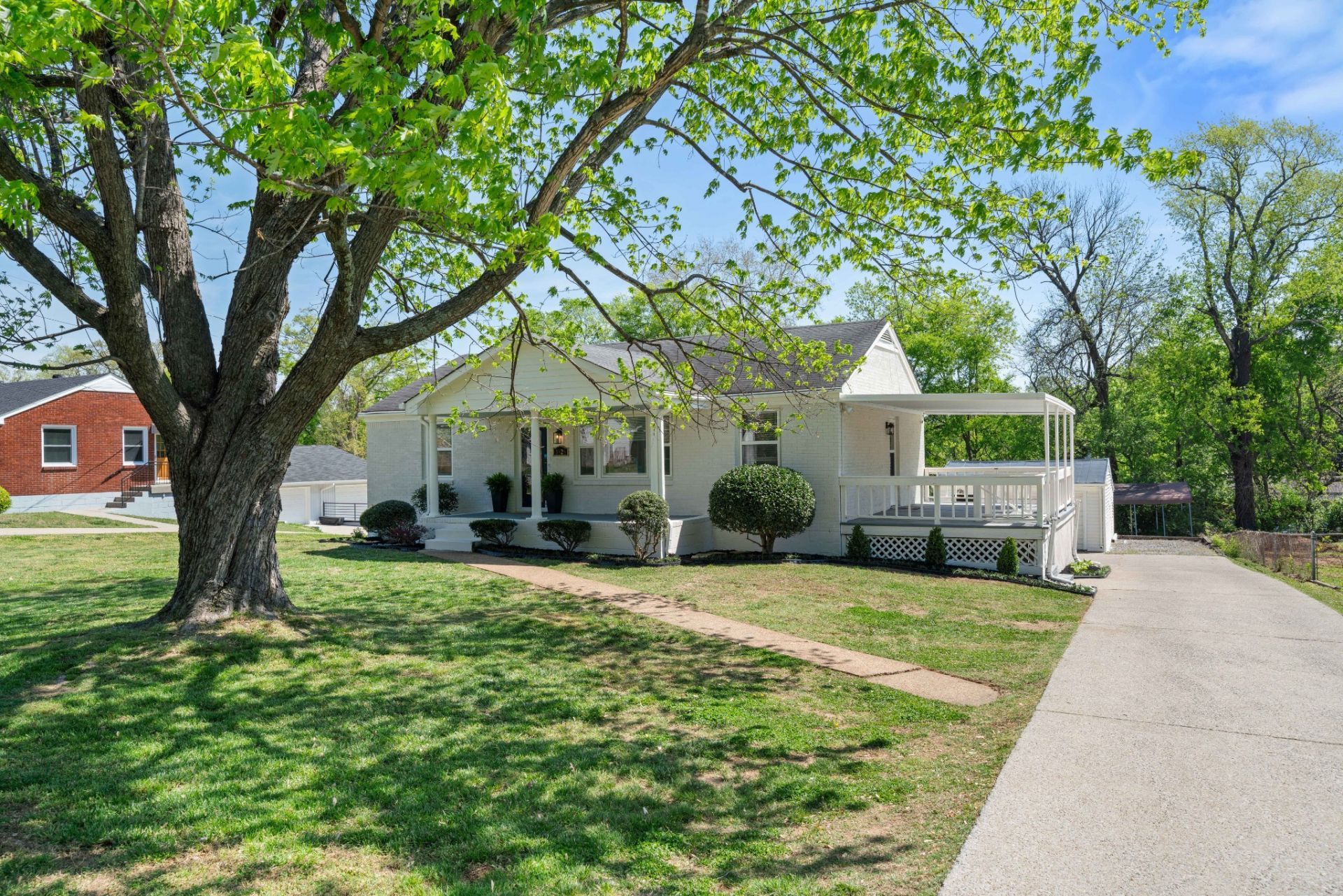 3926 E Ridge Dr, Nashville, TN 37211 Main Photo