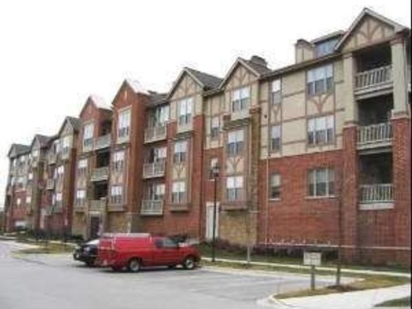 1914 FARNSWORTH Lane , Unit 104, Northbrook, IL 60062