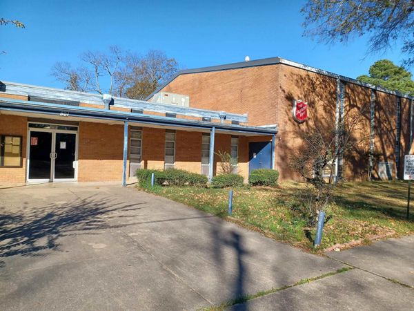 501 E 12th Avenue , Pine Bluff, AR 71601