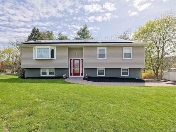 4 North Drive, Poughkeepsie, NY 12603