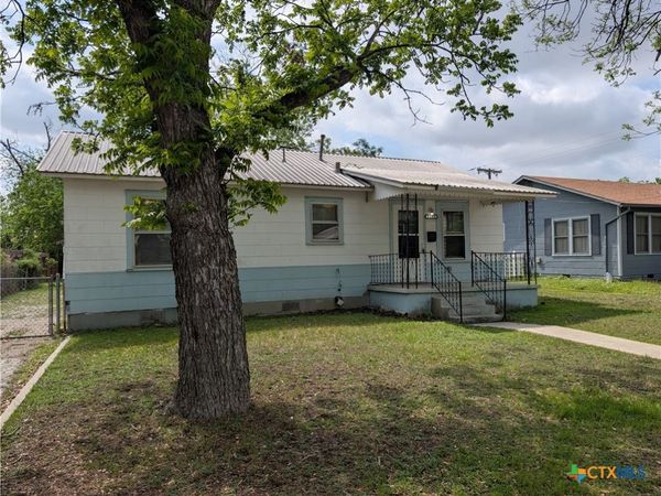 1185 W Mill Street , New Braunfels, TX 78130