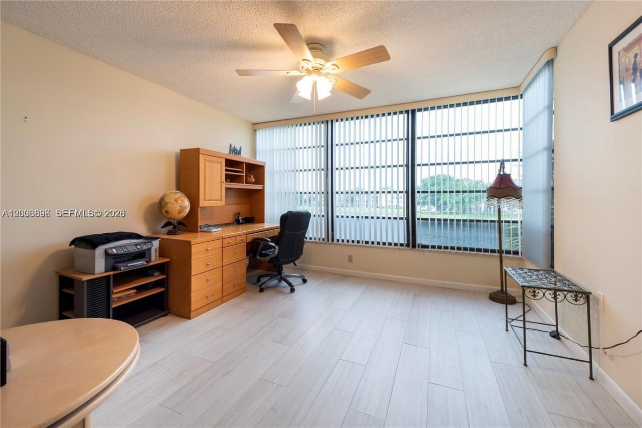 1530 Whitehall Dr, Unit 302, Davie, FL 33324 Photo