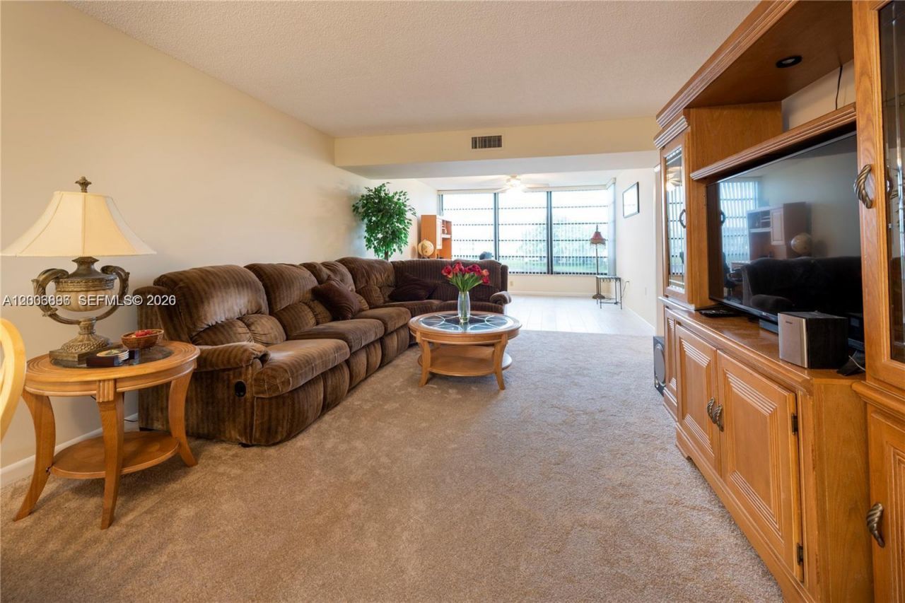 1530 Whitehall Dr, Unit 302, Davie, FL 33324 Photo