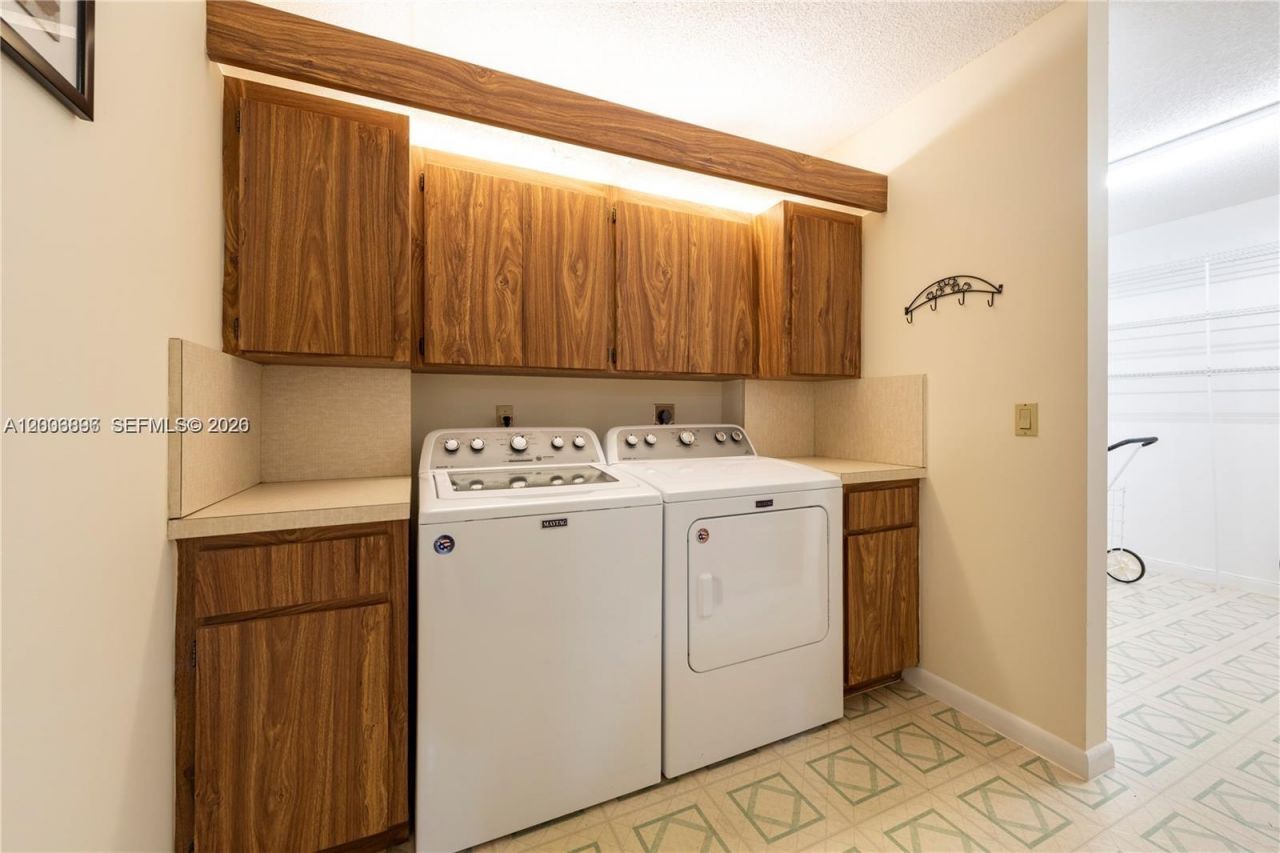1530 Whitehall Dr, Unit 302, Davie, FL 33324 Photo