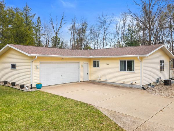 936 Sussex Ct, Rome, WI 54457