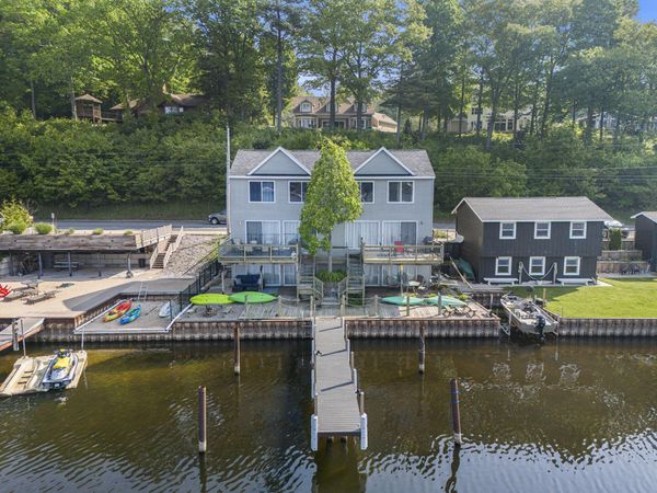 5293 W Monroe Road, Pentwater, MI 49449