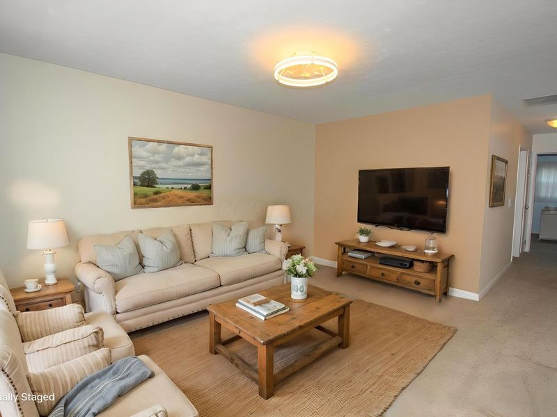 253 Washington Avenue , London, OH 43140 Photo 2