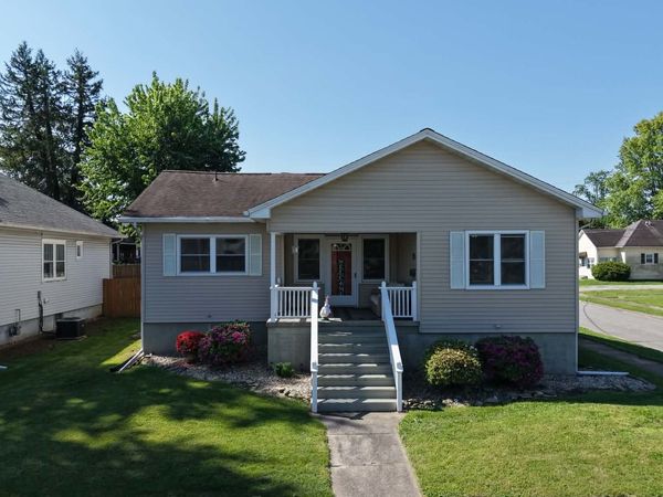 212 Mitchell Street , Benton, IL 62812