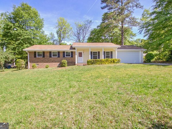 335 Kelly Drive, Fayetteville, GA 30214