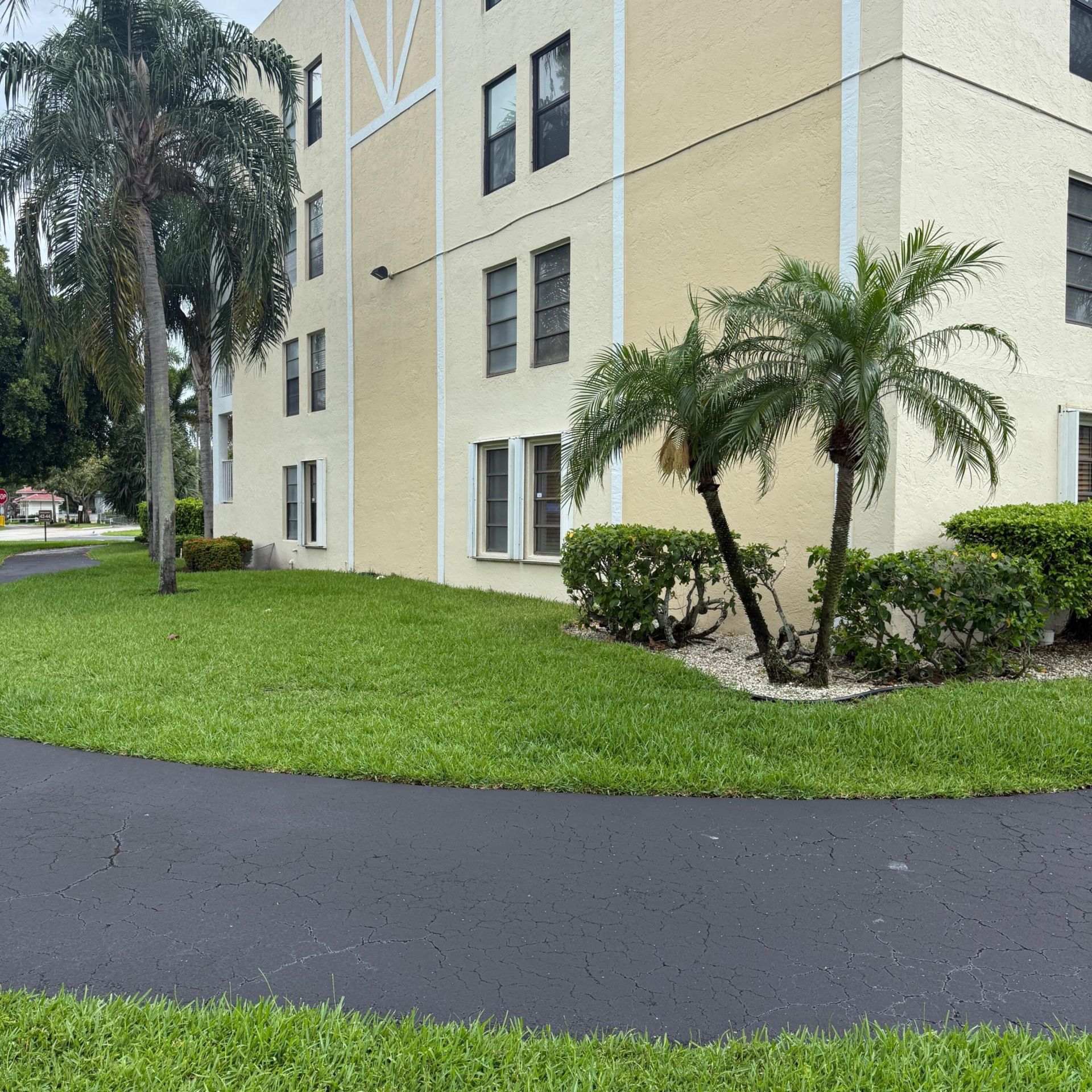 7351 Kinghurst Drive, Unit 108, Delray Beach, FL 33446 Photo