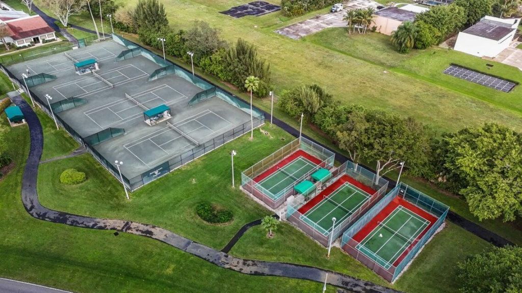 7351 Kinghurst Drive, Unit 108, Delray Beach, FL 33446 Photo