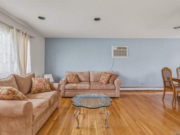 68 Madison Avenue , Island Park, NY 11558