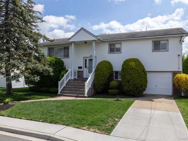 68 Madison Avenue , Island Park, NY 11558