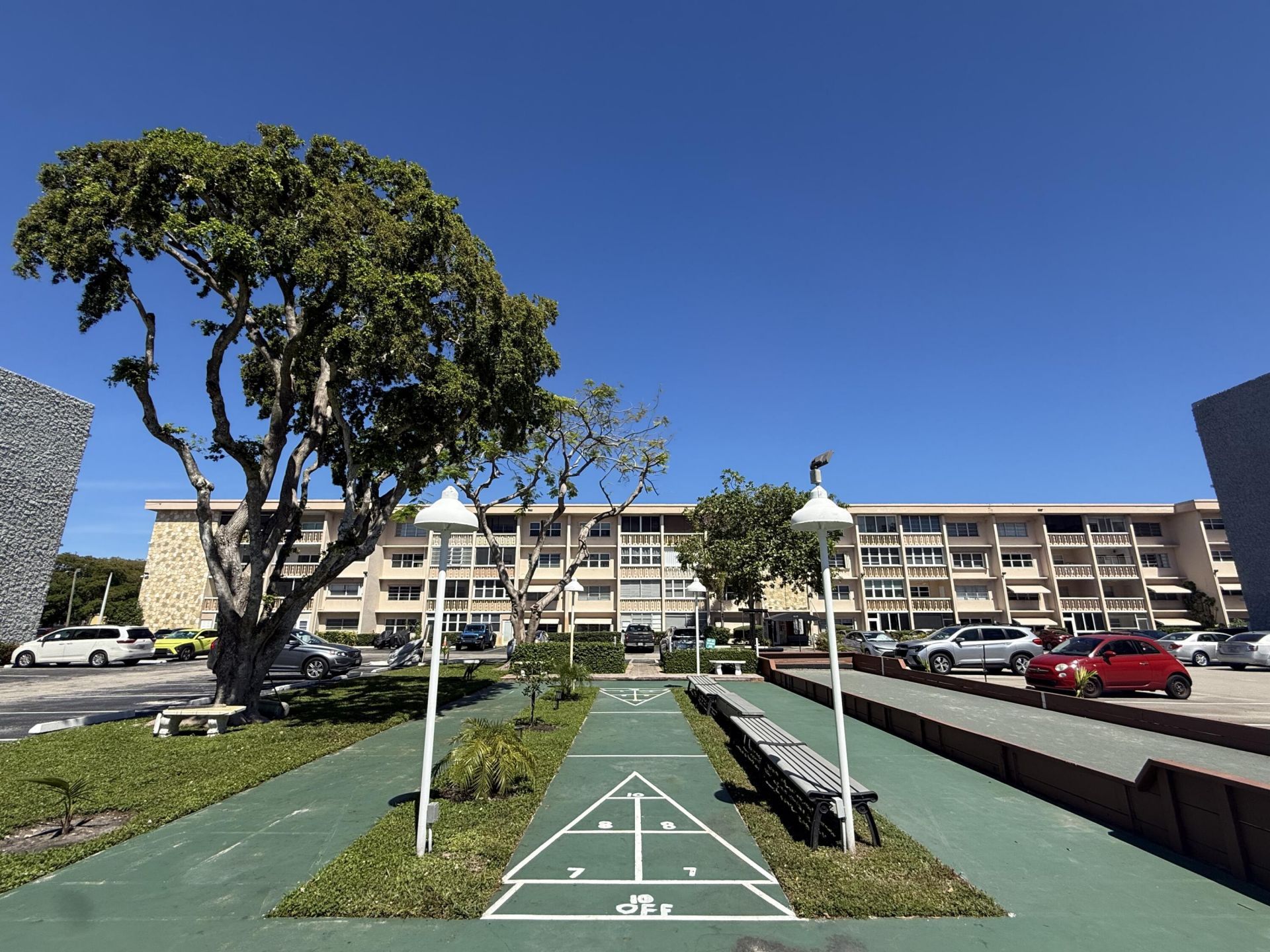 330 SE 2nd Street, Unit 303h, Hallandale Beach, FL 33009 Photo