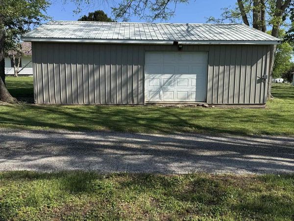 911 S Illinois Street, Bicknell, IN 47512