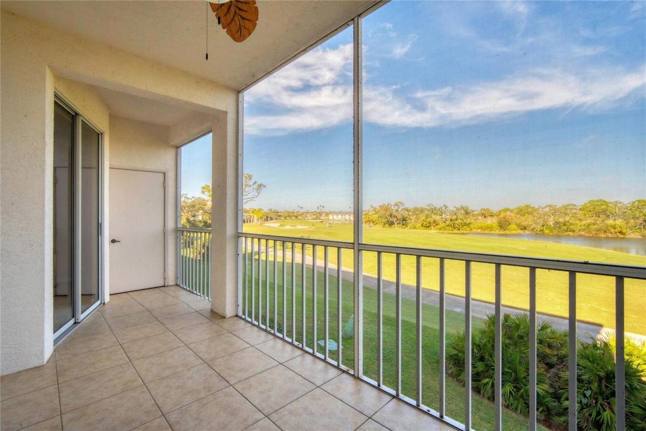 9610 Club South Circle, Unit # 4207, Sarasota, FL 34238 Photo