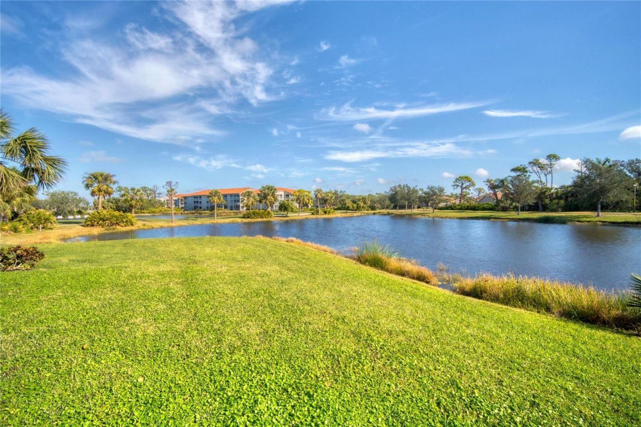 9610 Club South Circle, Unit # 4207, Sarasota, FL 34238 Photo