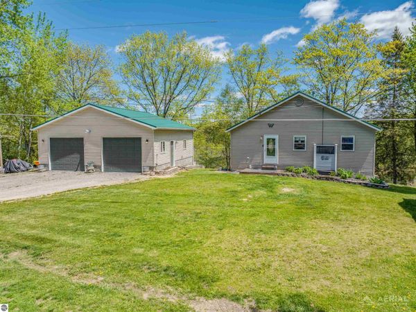 100 Lakeview Drive, Hale, MI 48739
