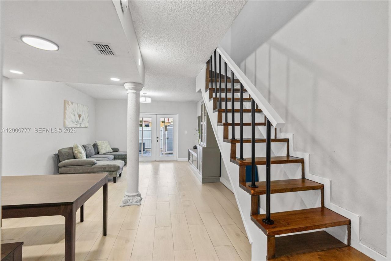 1705 W 57th St, Unit 506, Hialeah, FL 33012 Photo