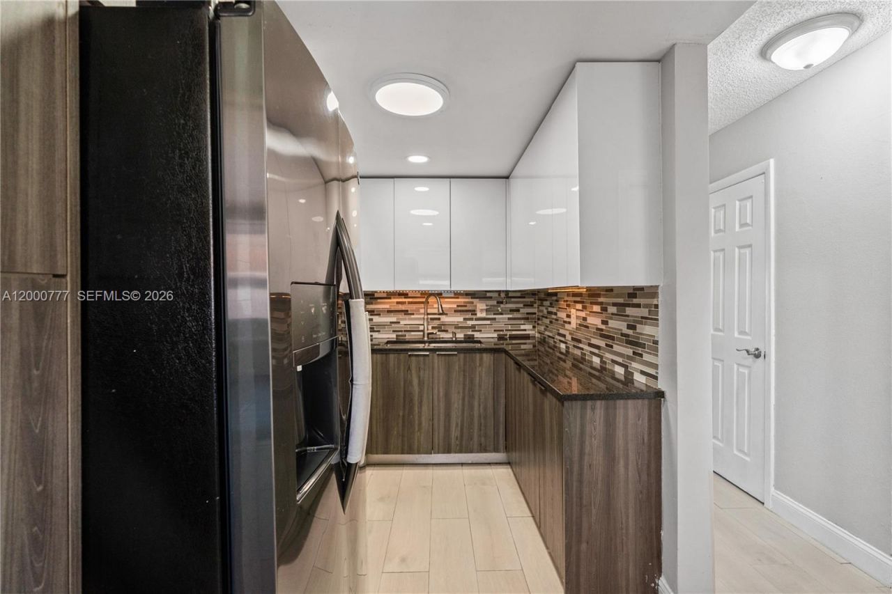 1705 W 57th St, Unit 506, Hialeah, FL 33012 Photo