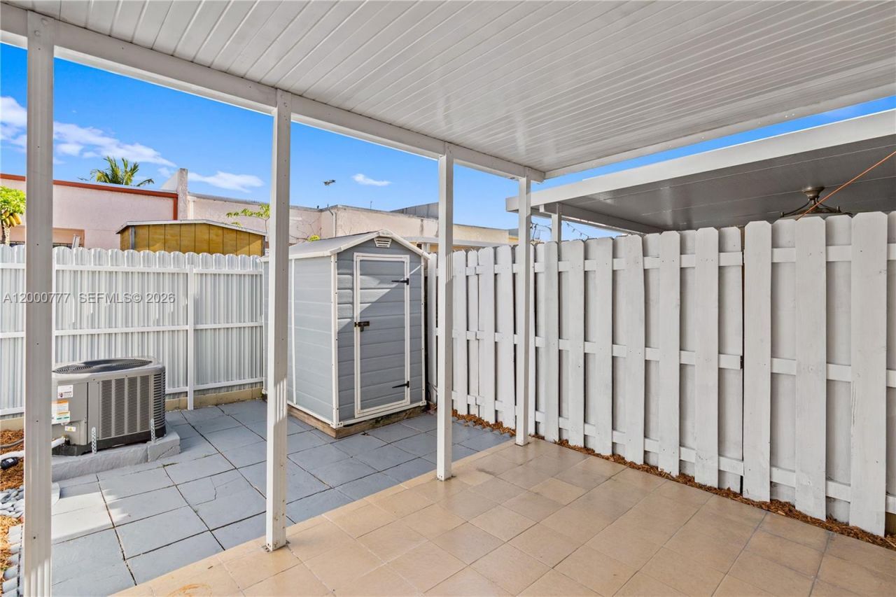 1705 W 57th St, Unit 506, Hialeah, FL 33012 Photo