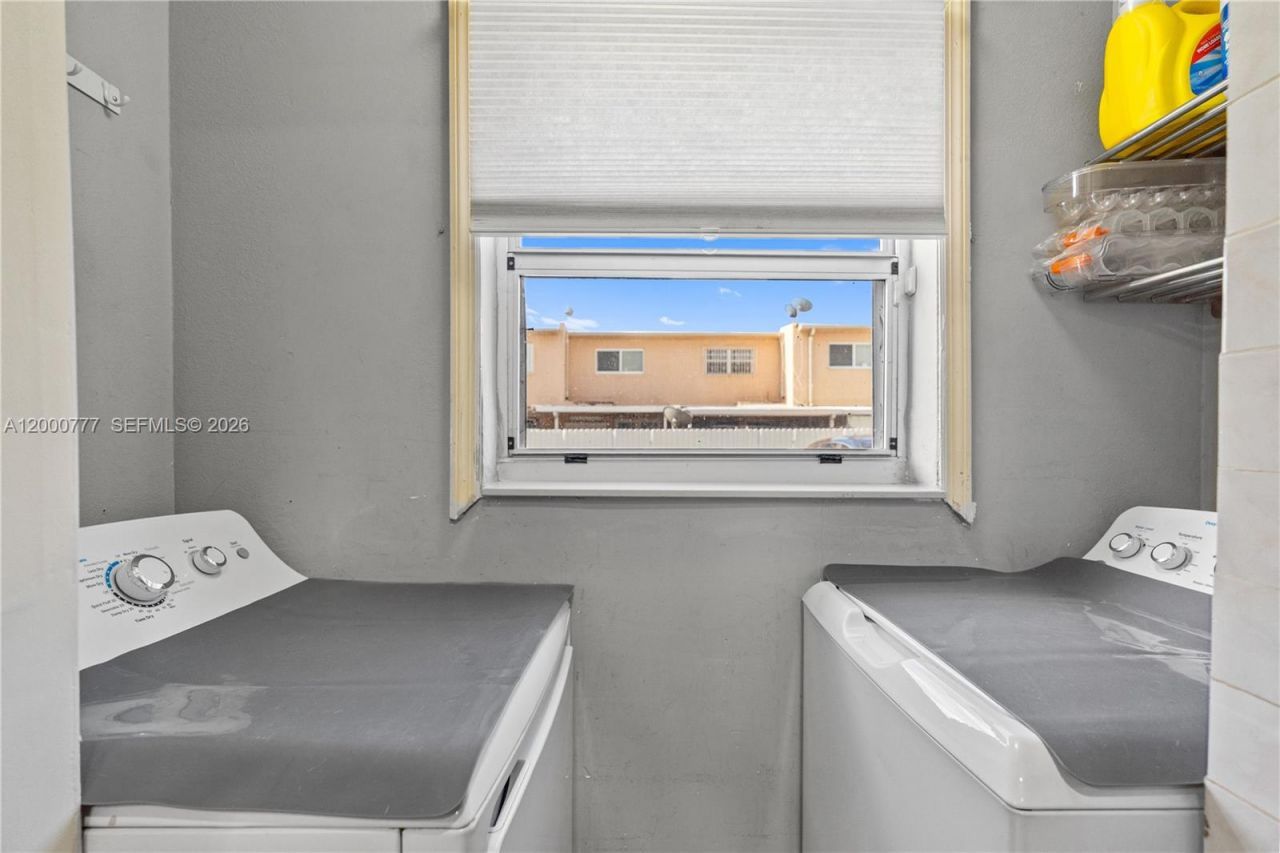 1705 W 57th St, Unit 506, Hialeah, FL 33012 Photo