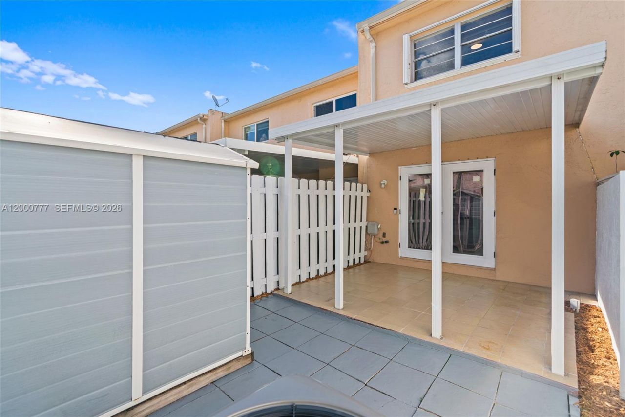 1705 W 57th St, Unit 506, Hialeah, FL 33012 Photo