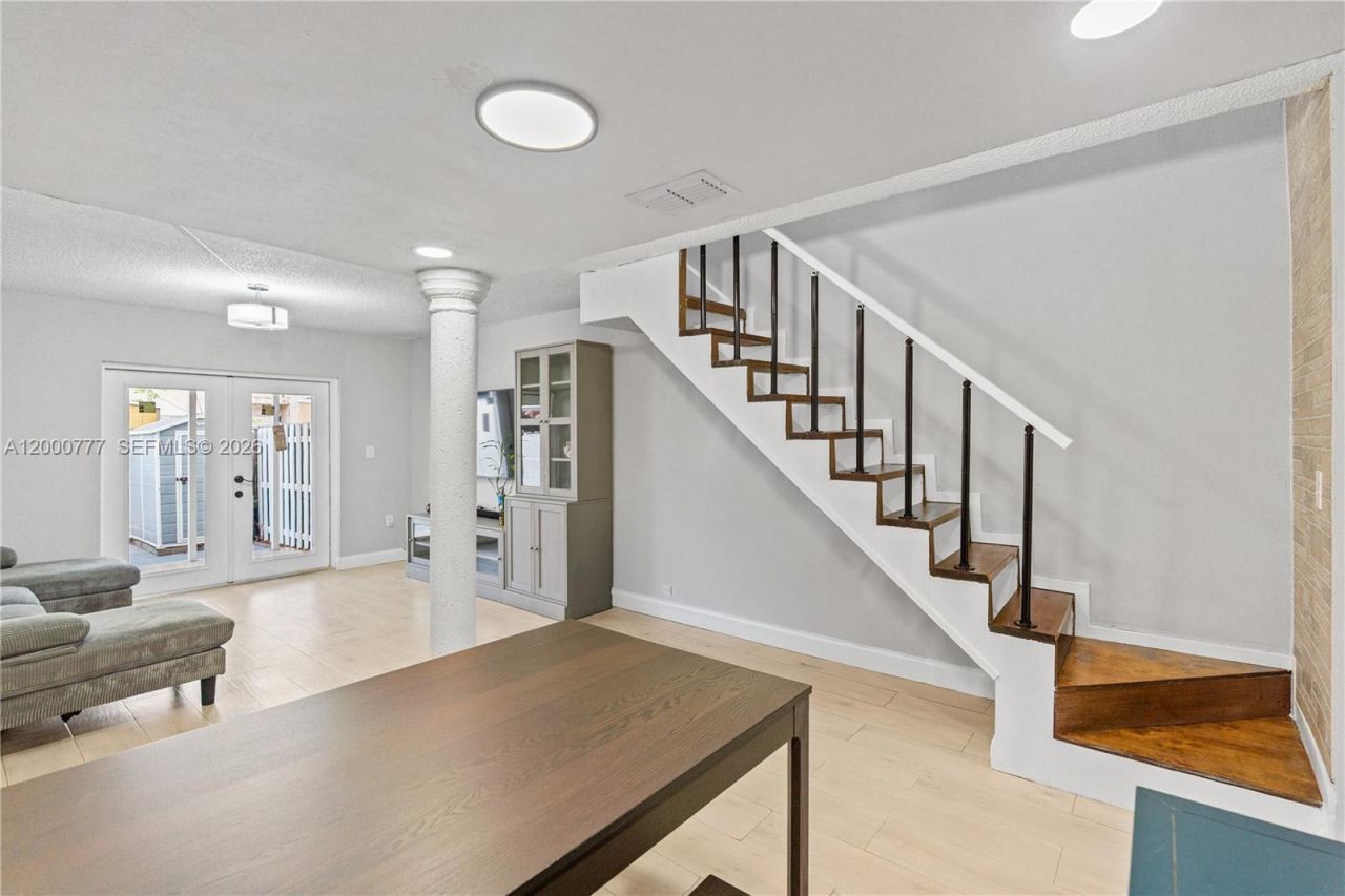 1705 W 57th St, Unit 506, Hialeah, FL 33012 Photo