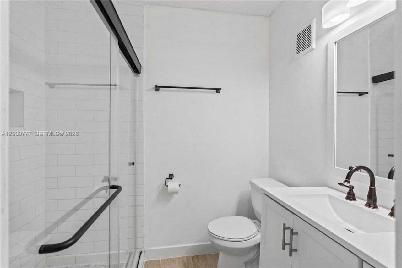 1705 W 57th St, Unit 506, Hialeah, FL 33012 Photo