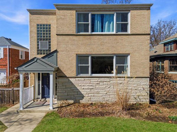 556 BARTON Avenue, Unit 2, Evanston, IL 60202