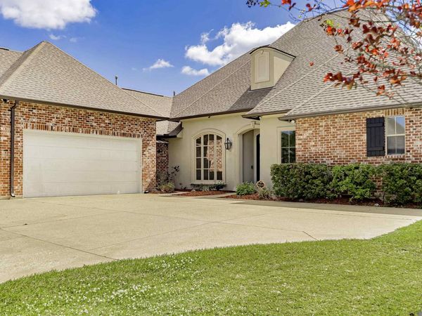 13720 Quail Grove Ave, Baton Rouge, LA 70809
