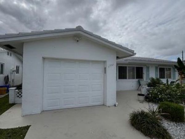 1701 SW 16th Street, Boynton Beach, FL 33426
