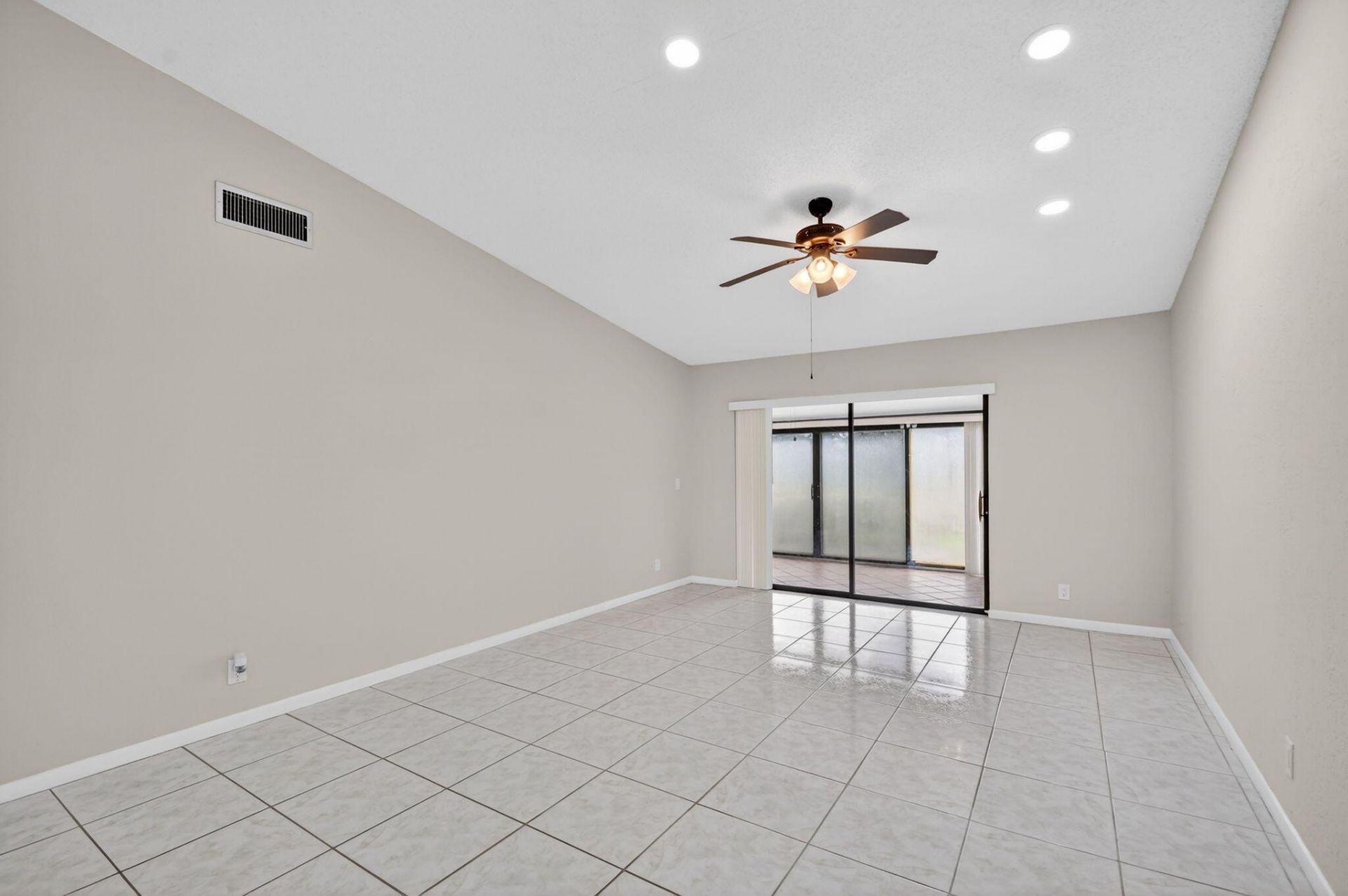 704 Sunny Pine Way, Unit E, Greenacres, FL 33415 Photo