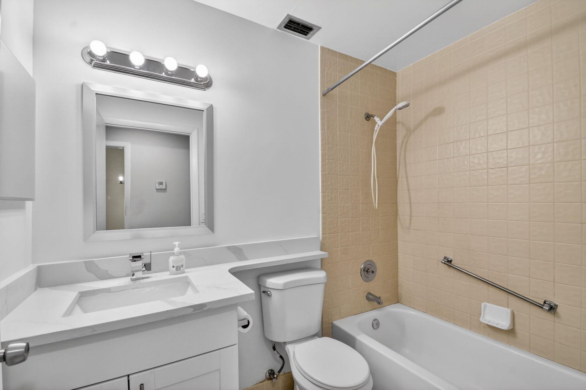 704 Sunny Pine Way, Unit E, Greenacres, FL 33415 Photo