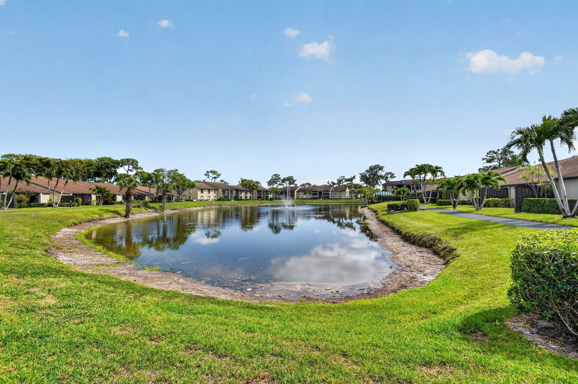 704 Sunny Pine Way, Unit E, Greenacres, FL 33415 Photo