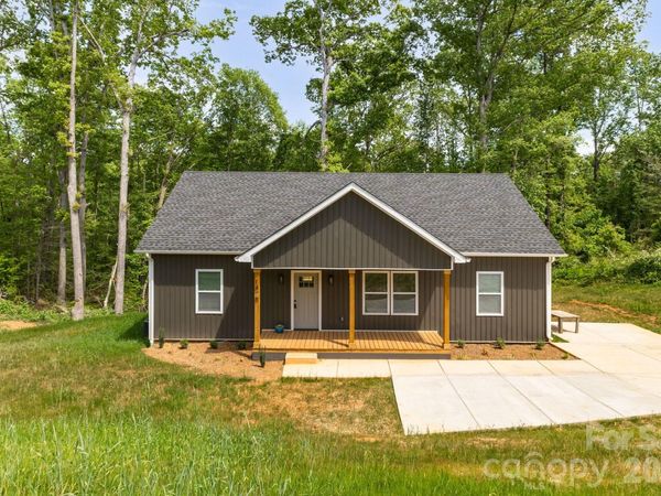 1475 32nd Street SW, Hickory, NC 28602