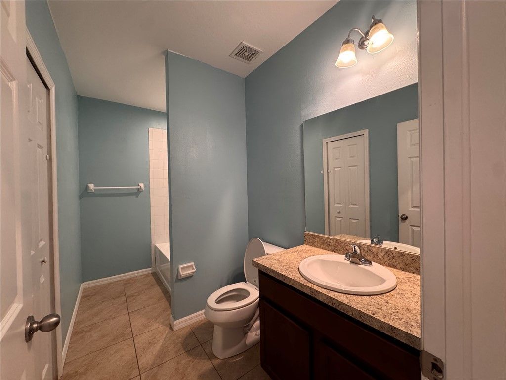 5274 Oakland Lake Circle, Fort Pierce, FL 34951 Photo