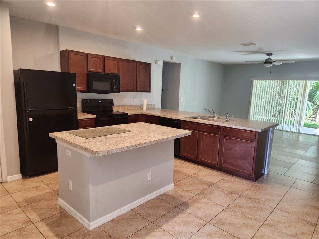 5274 Oakland Lake Circle, Fort Pierce, FL 34951 Photo