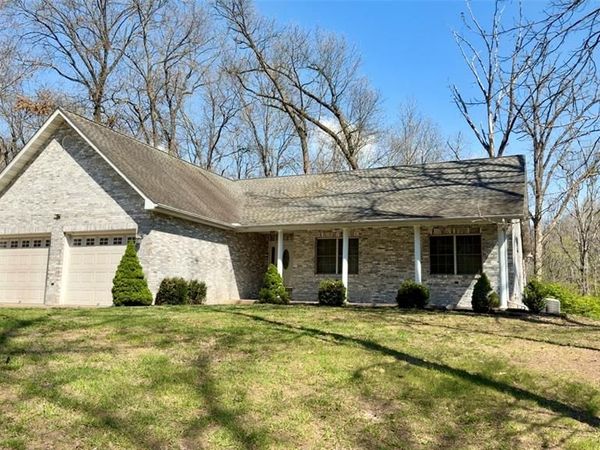 19383 Deer Run , Brighton, IL 62012