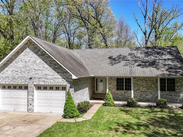 19383 Deer Run, Brighton, IL 62012