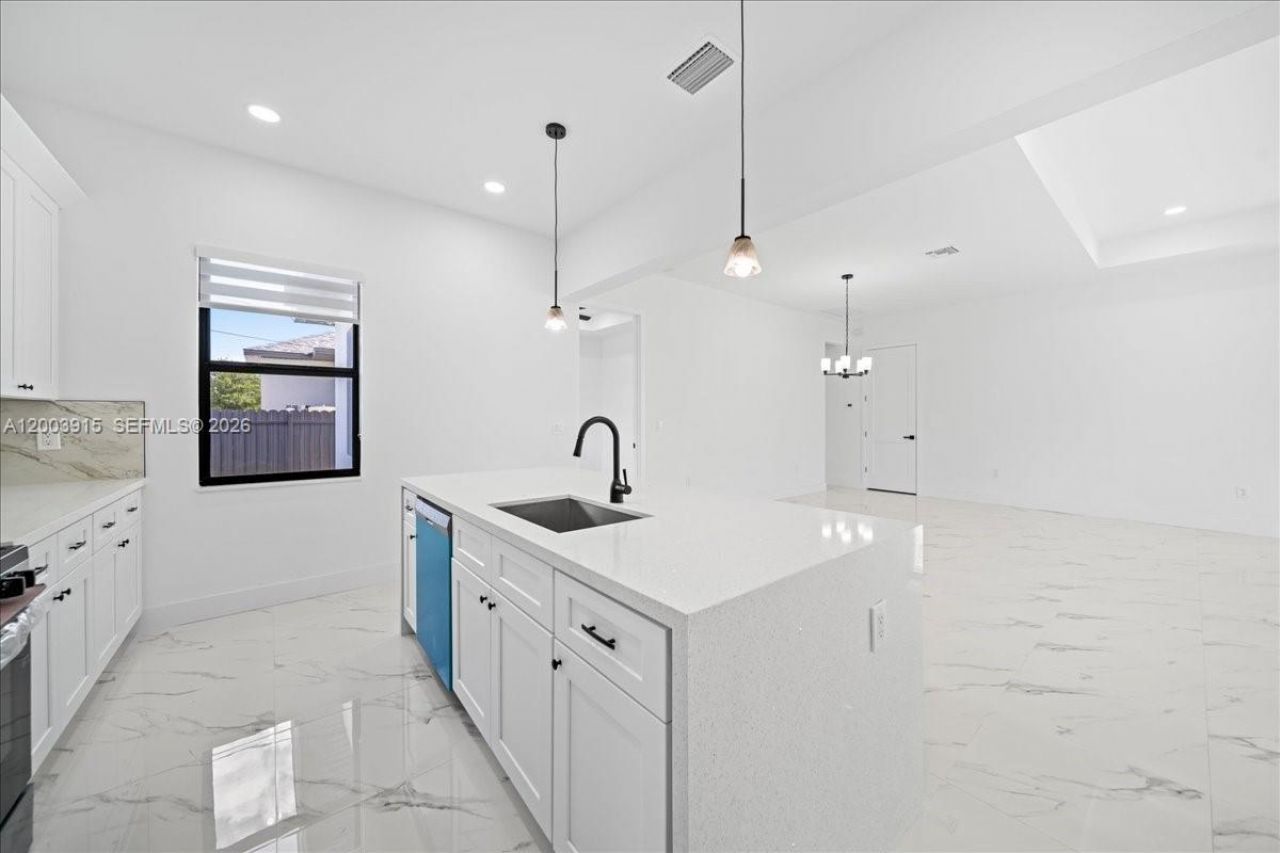 2116 NE 10th Ave, Cape Coral, FL 33909 Photo