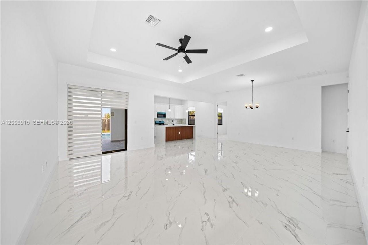 2116 NE 10th Ave, Cape Coral, FL 33909 Photo