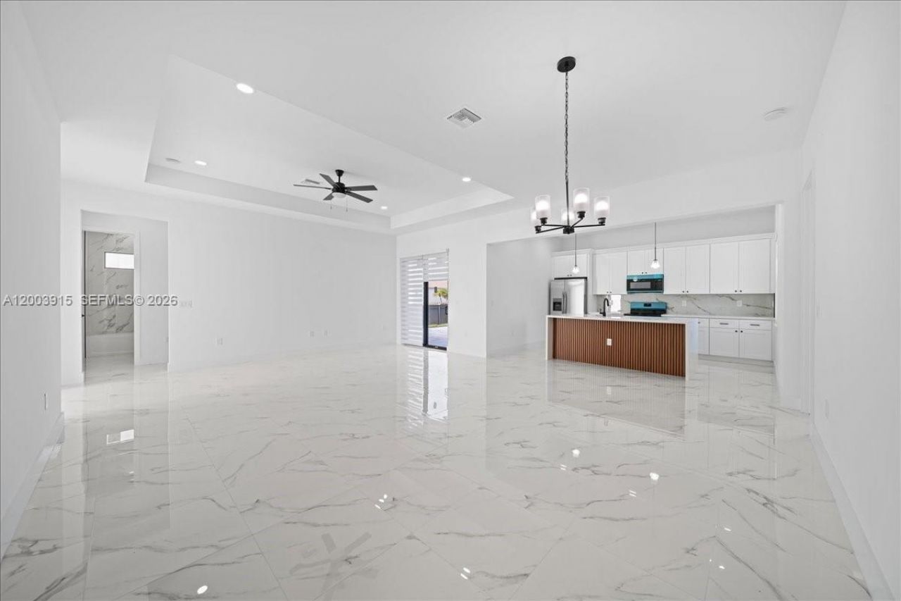 2116 NE 10th Ave, Cape Coral, FL 33909 Photo