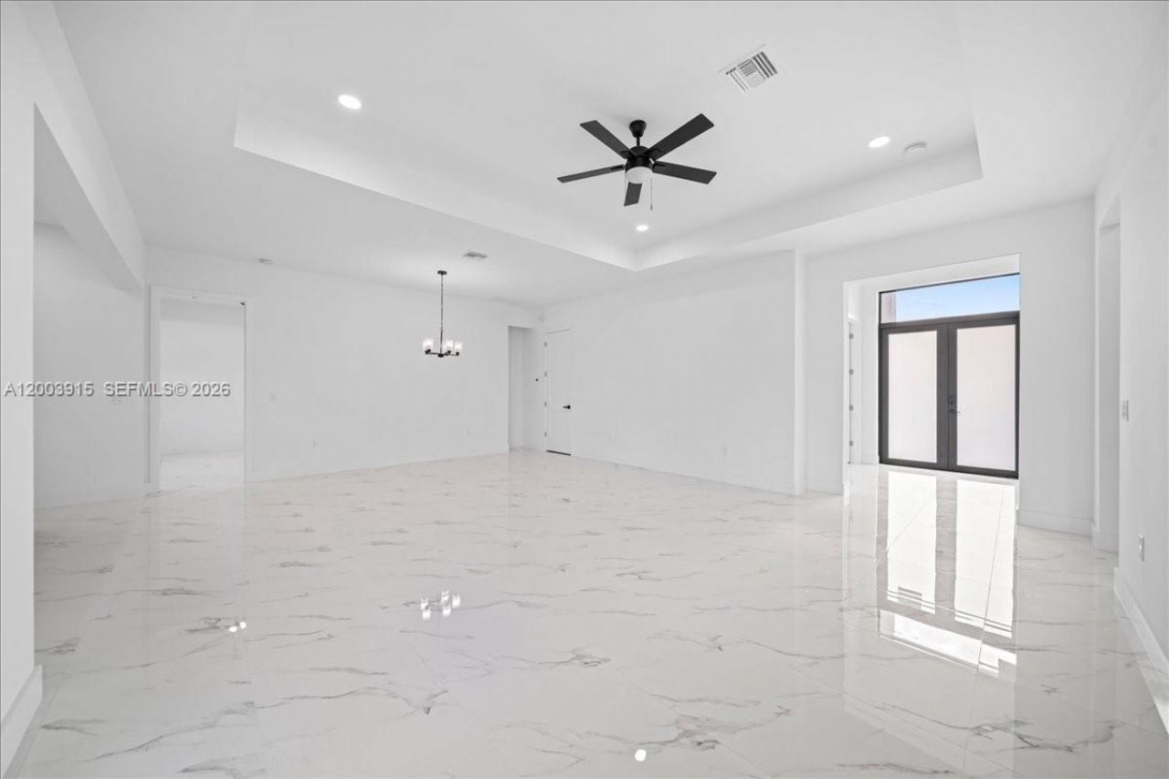 2116 NE 10th Ave, Cape Coral, FL 33909 Photo