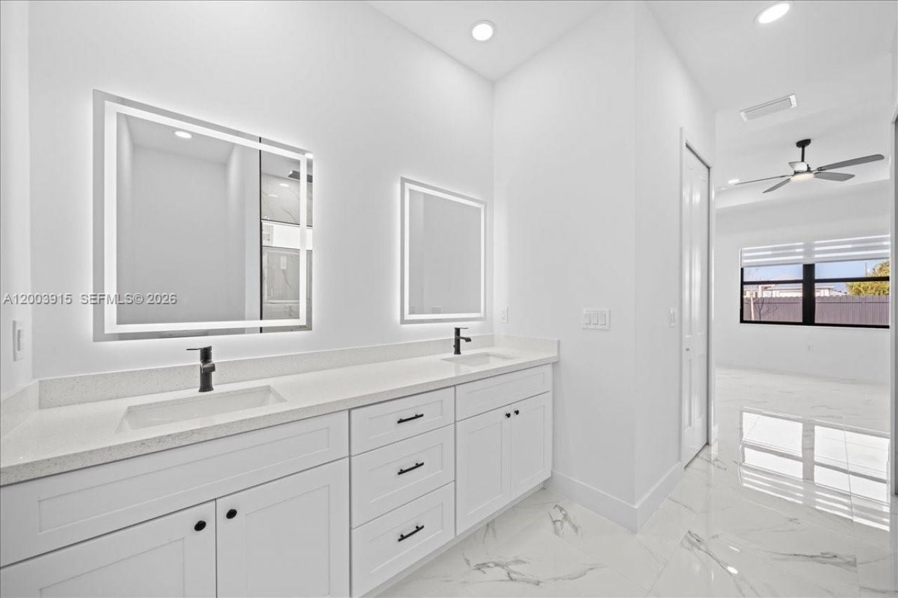 2116 NE 10th Ave, Cape Coral, FL 33909 Photo